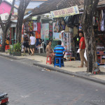 Магазинчета за дрехи и сувенири - остров Бали