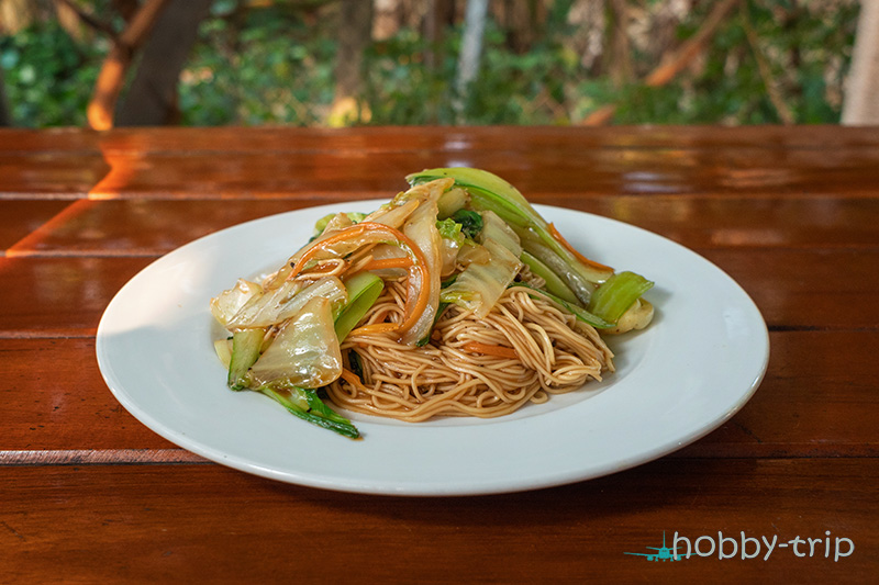 stir fried noodles with vegetables